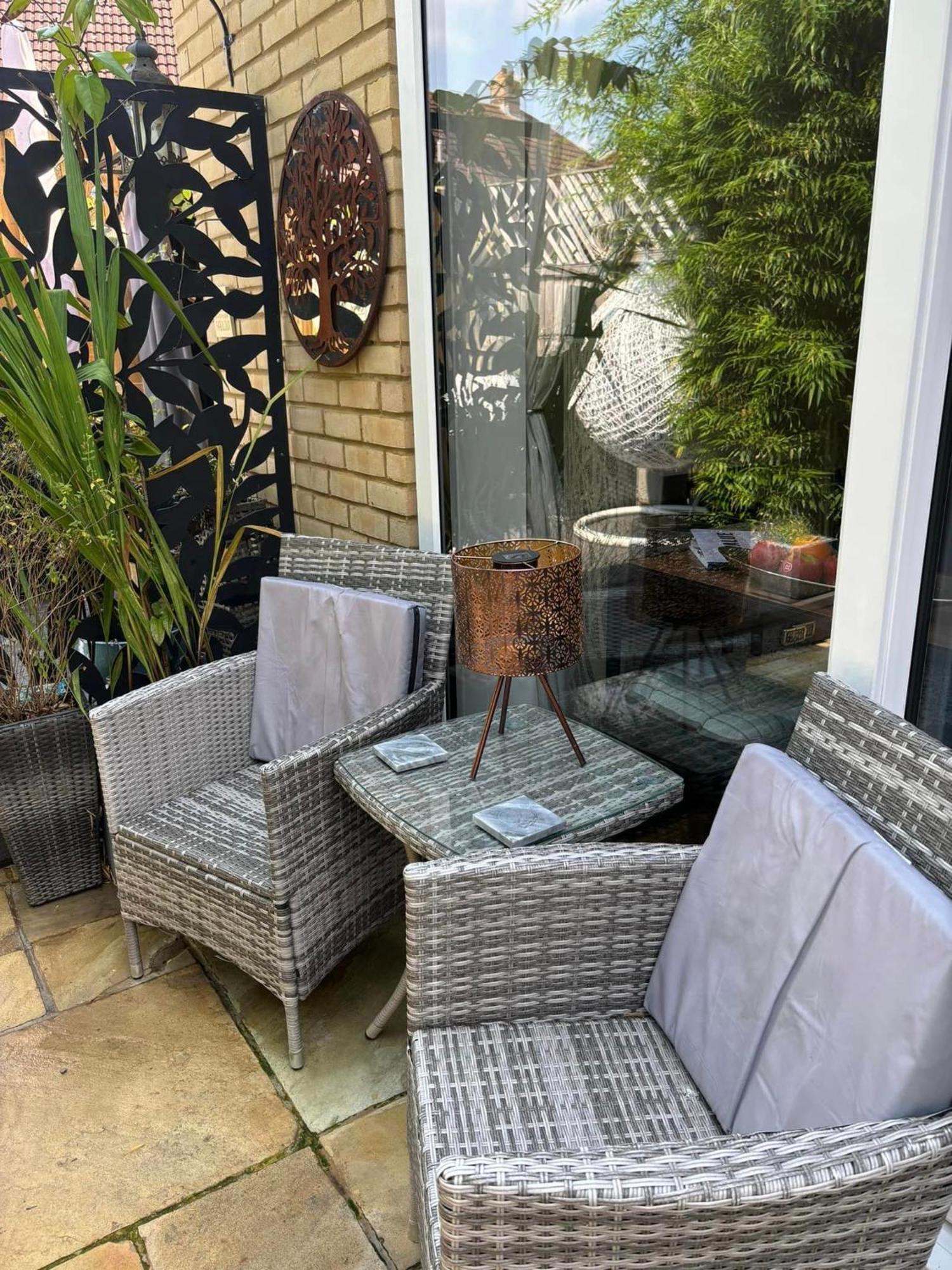 דירות בורנמות' Secret Gem 1 Bed Garden Flat Private Luxury Hot Tub מראה חיצוני תמונה